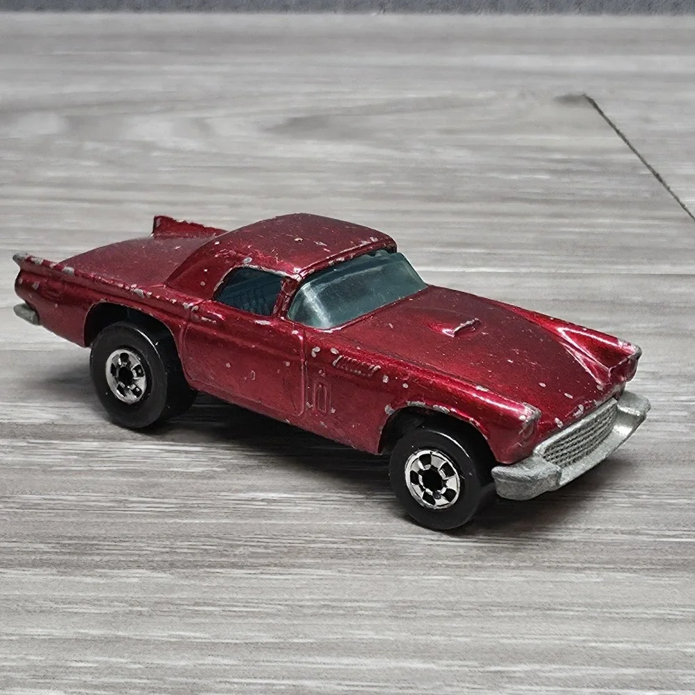 Hot Wheels 1981 - '57 T-Bird red - Malaysia